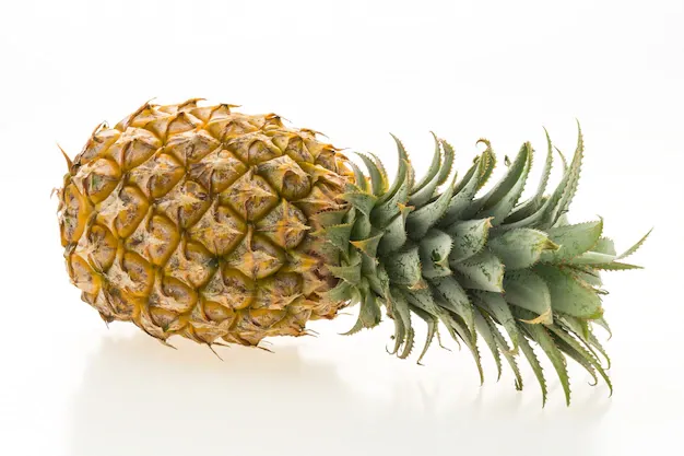 pineapple-fruit_74190-4912.webp