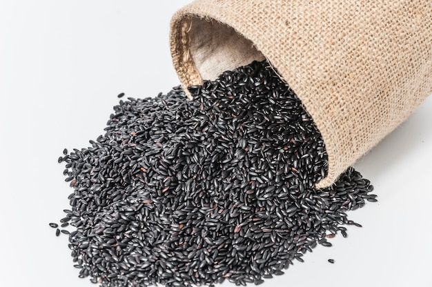 black-seeds-white-background_1417-1528.jpg