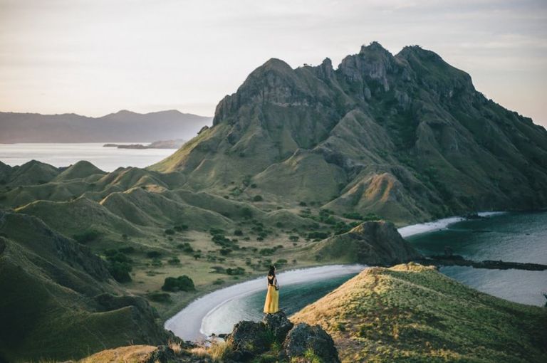 Pulau_Padar_di_Nusa_Tenggara_Timur-2021_10_09-07_36_59_7ce96f9409318de79d7af0829561c341.jpg