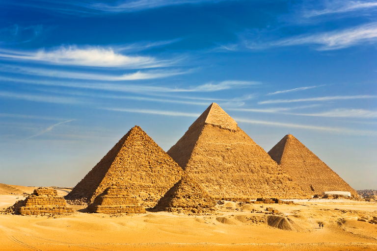 africa-egypt-gizeh-piramids-sunny-day.png