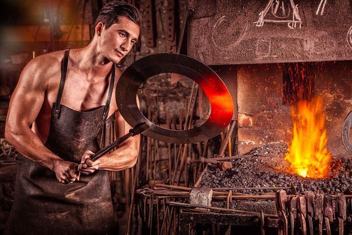 blacksmith-2740128__480.jpg
