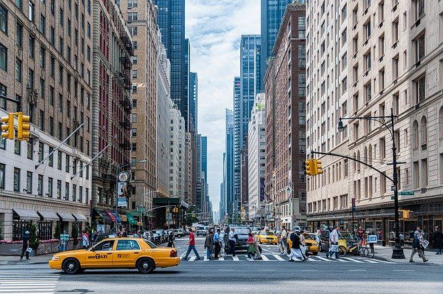 pedestrians-g2e5aec481_640.jpg