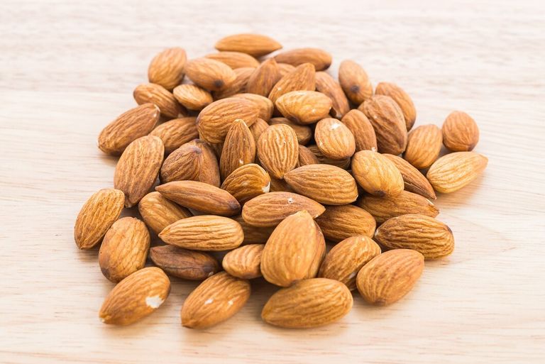 almond-wooden-background_1203-7330.jpg