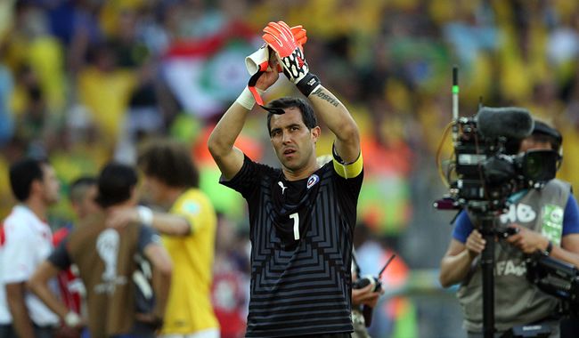 36.- Claudio Bravo.jpg