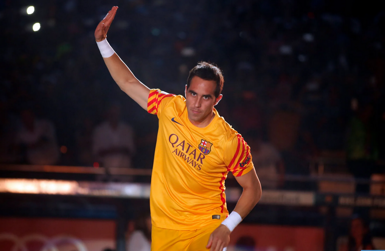 36.- Claudio Bravo-3.png