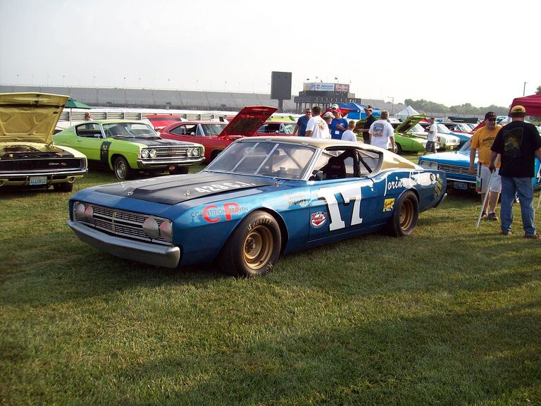 05.-Ford_Talladega_Race_Car_driven_by_David_Pearson.jpg