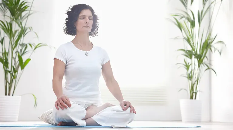 The-effects-of-meditation-on-your-health.webp