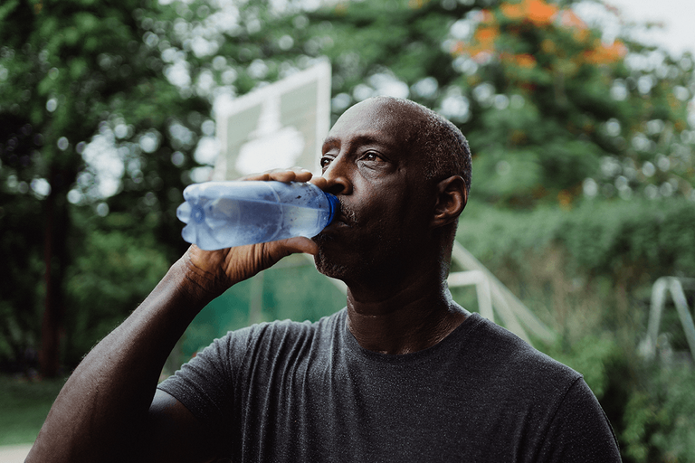 jogger-drinking-water.png