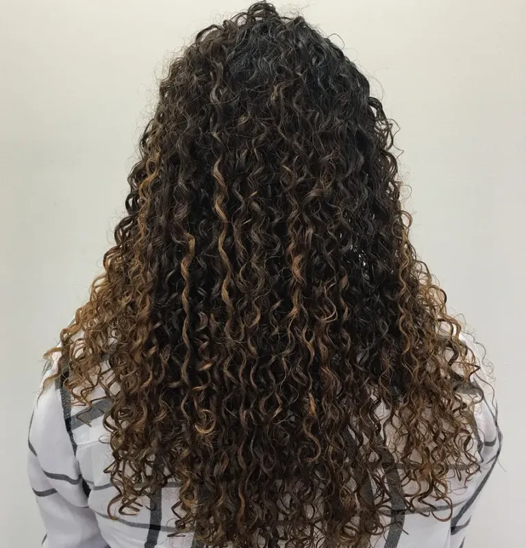 1-long-tight-curls-BZoynDDHnfo.webp