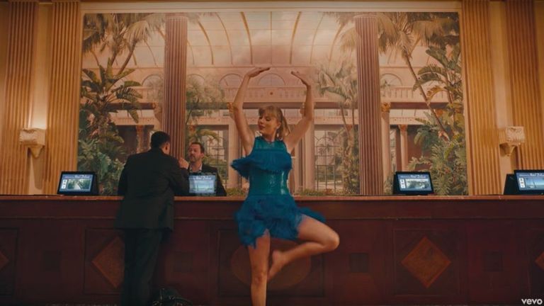 https___cdn.cnn.com_cnnnext_dam_assets_180312132653-taylor-swift-delicate-video-screen-grab.jpg